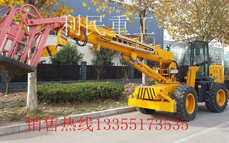 越野輪胎起重機具有很強的工況適應性